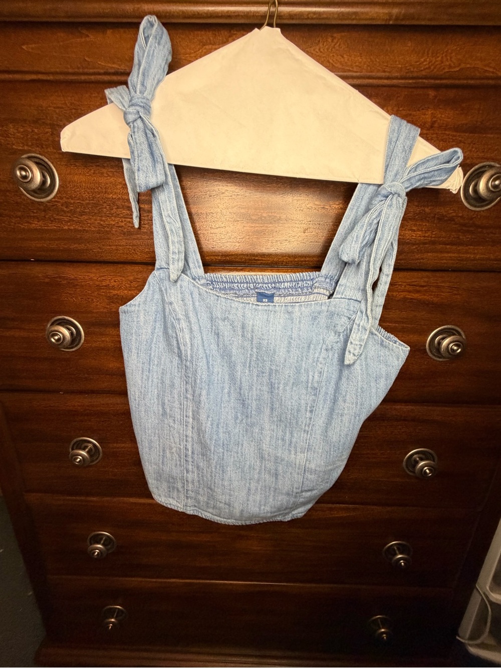 Old Navy Light Blue Denim Tie-Shoulder Crop Top - Picture 1 of 2